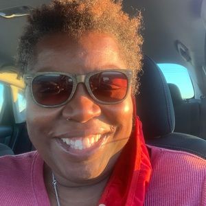 Meet your Posher, Alicia